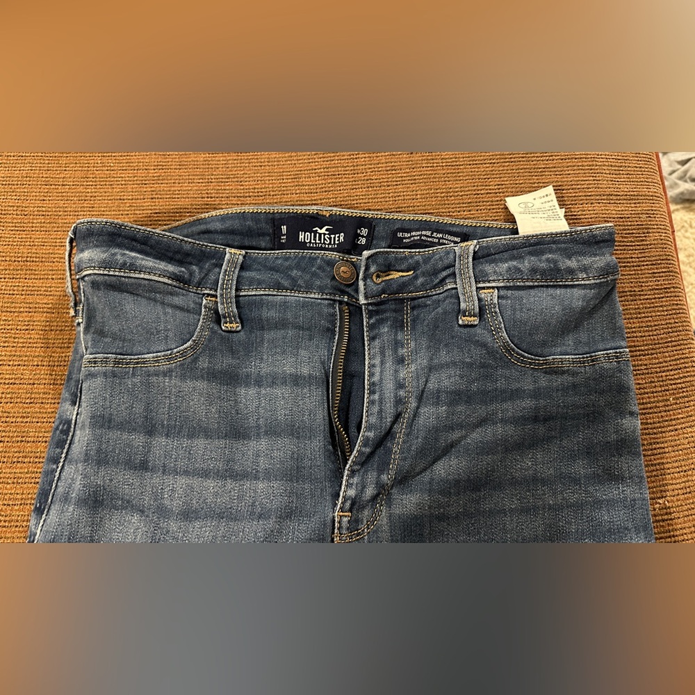 Hollister Women's Ultra High Rise Jean Legging
